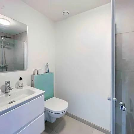 The Yellow House Nr 11 By Berti's * ستافانجر